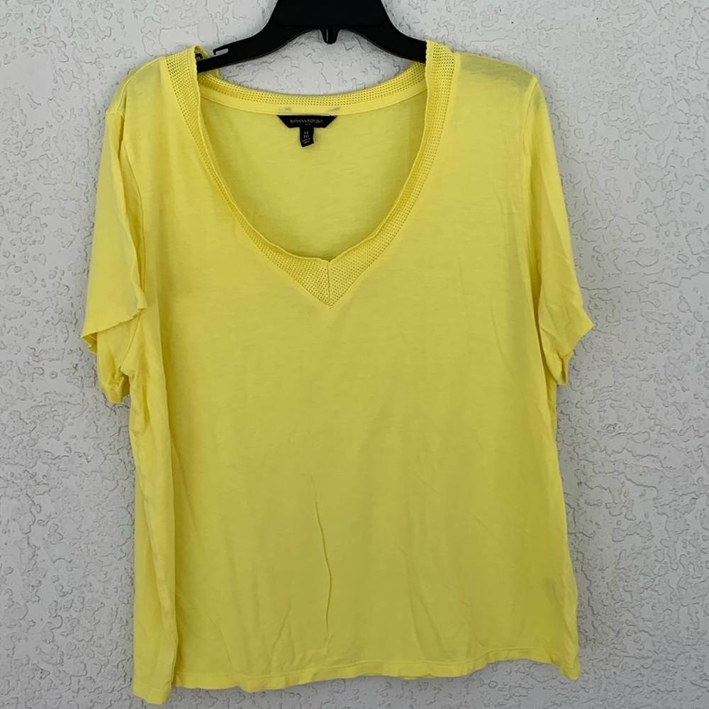 Banana Republic soft short sleeve v-neck top size XL